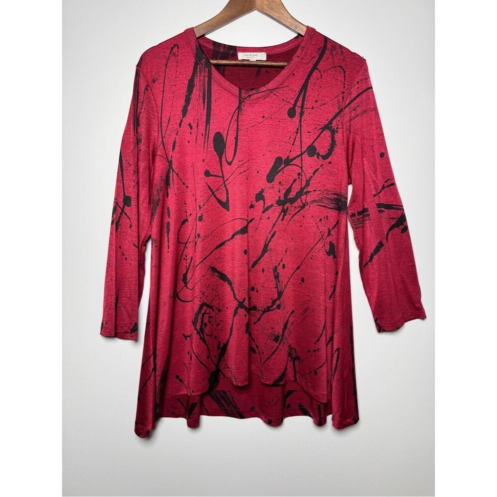 Jess & Jane Women’s Large Red Tunic features a bold black abstract splash print